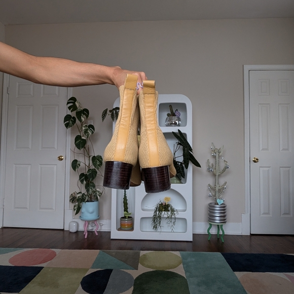 Everlane The Glove Boot - Beige - Picture 4 of 11